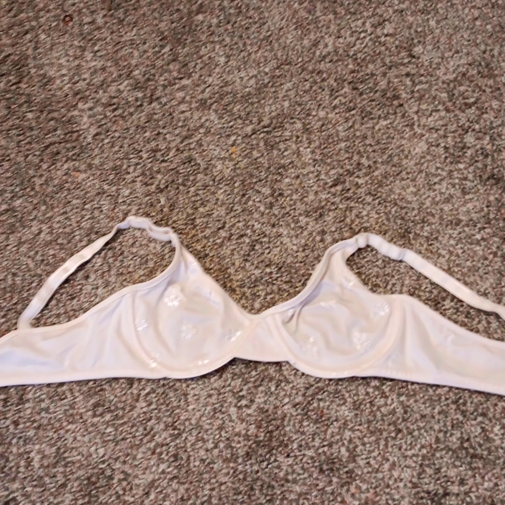 vintage girls bra from the 80's.